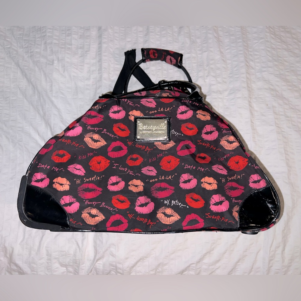 Betsey Johnson Kiss XOXO Roller Luggage Duffel
